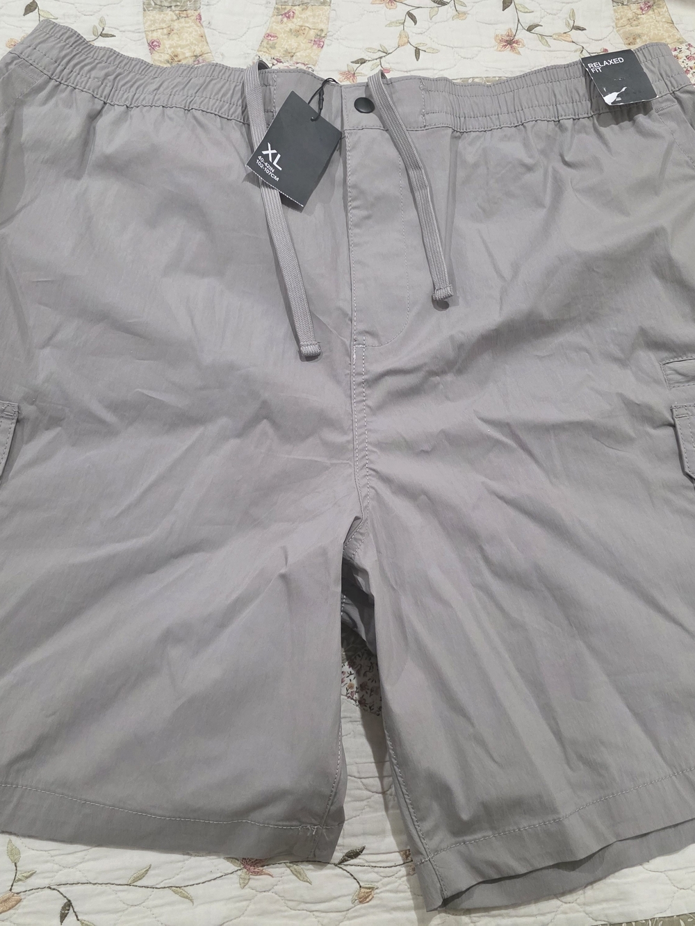 Denim&Co Men's Cargo Shorts in Light Gray